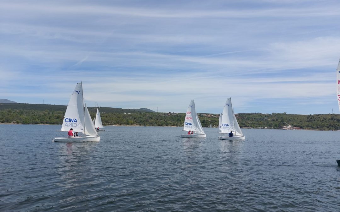 Regatas Copa Escuela Raqueros y Autonómico de Vaurien 2025